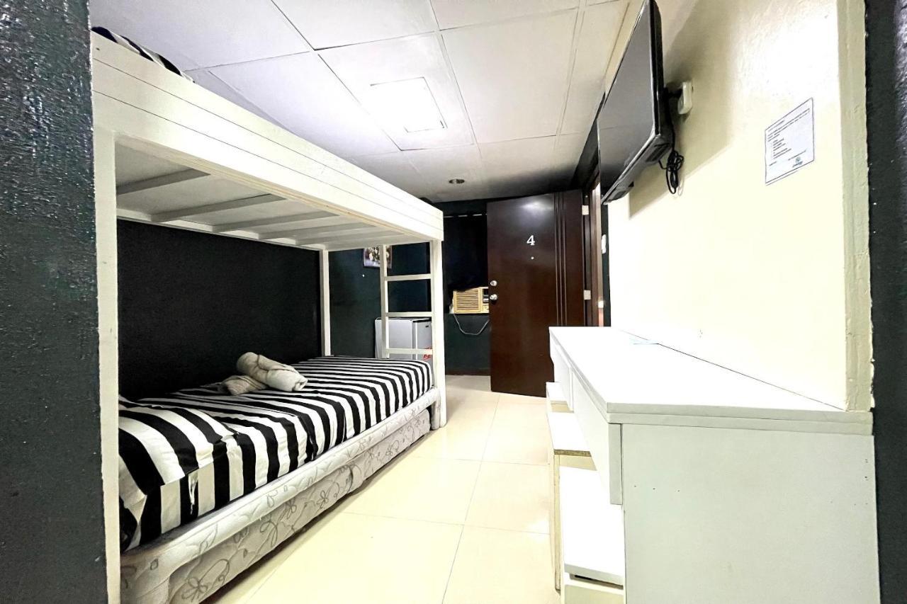 Oyo 910 Sabaidee Suites Mandaue City Luaran gambar